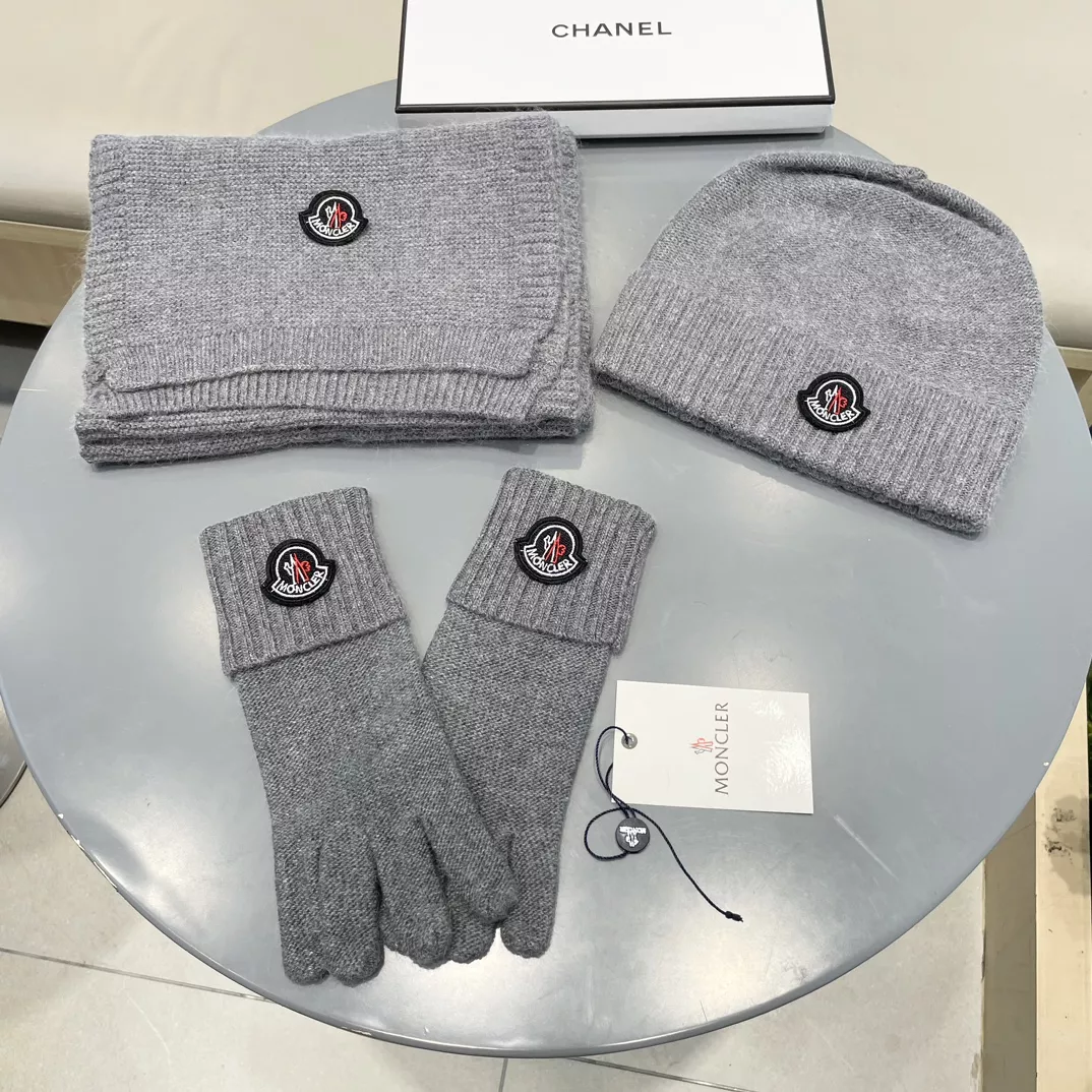 moncler hat and echapres and glove set s_1273344